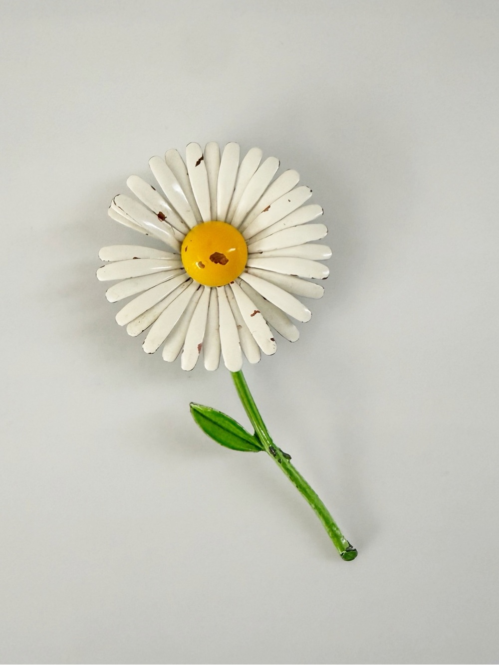 Vintage Daisy Enamel Metal Large Brooch Pin